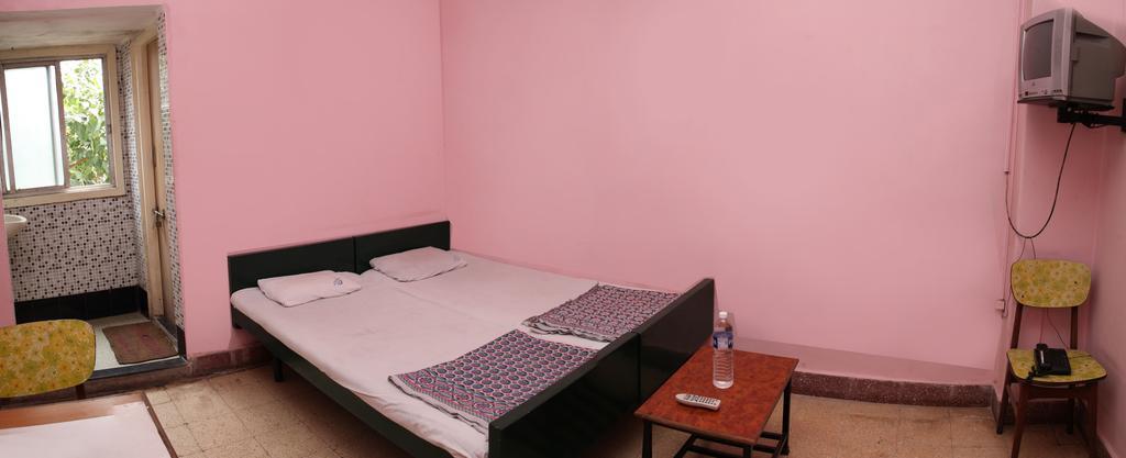 Solanki Guest House Kolhapur Bagian luar foto