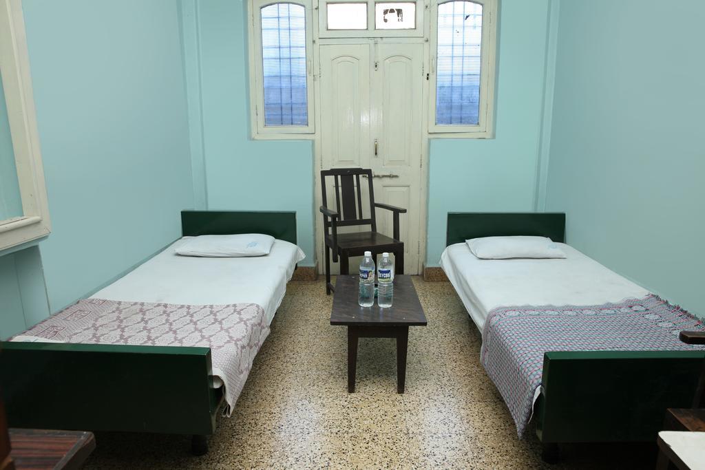 Solanki Guest House Kolhapur Bagian luar foto