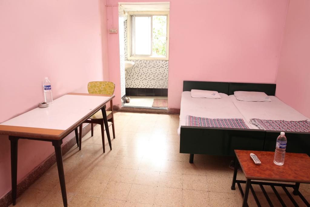 Solanki Guest House Kolhapur Bagian luar foto